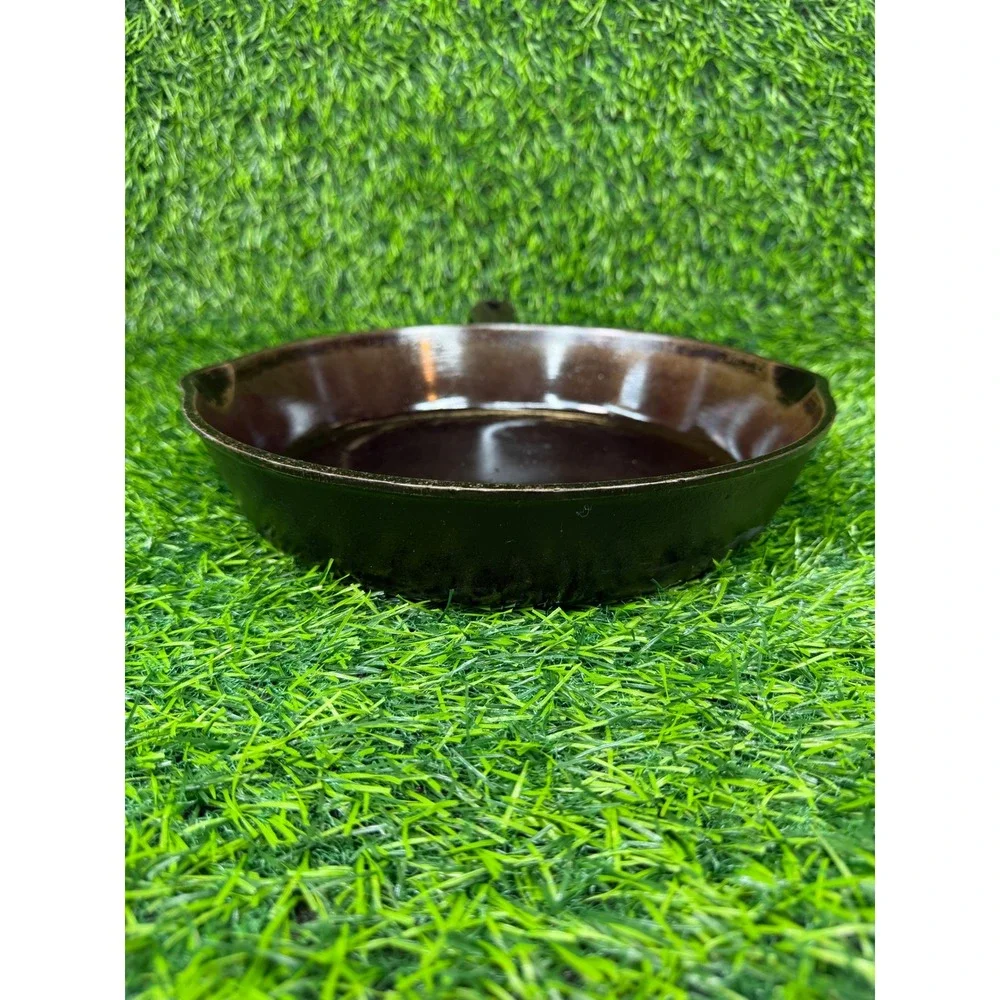Vintage Unmarked Wagner Cast Iron Skillet Unisex 10.5 Inch Black Made in USA